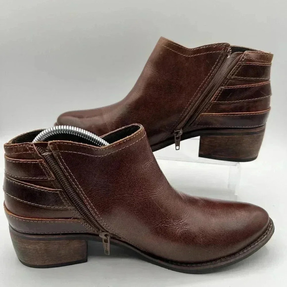 Matisse Kate Ankle Booties 8 M Womens Smooth Distressed Leather Buckle Strap Zip - Picture 4 of 16